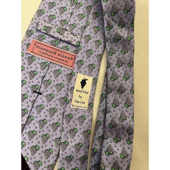 Vineyard Vines Tie - Picture 3 of 3